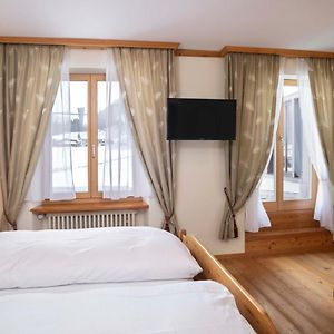 Standard Zimmer mit Kingsize-Bett